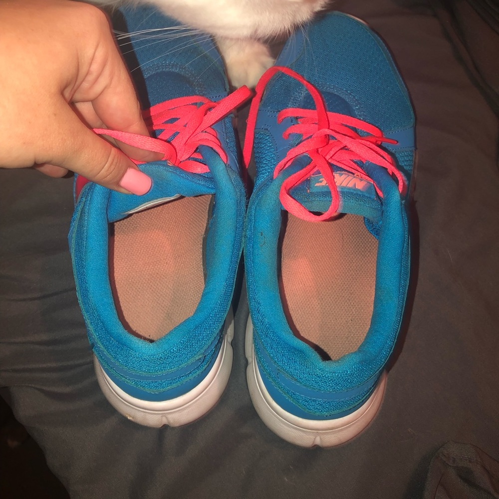 Nike 9 - Picture 3 of 3